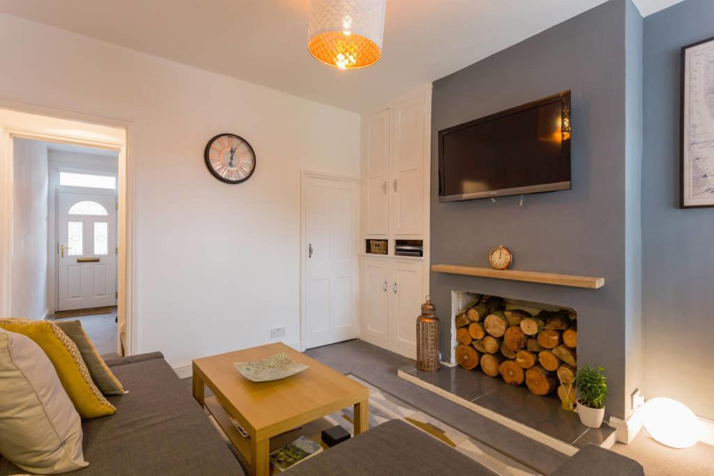 Ashton House - Stylish 2 Bedroom House, Close To Luton Town Center & Airport Экстерьер фото