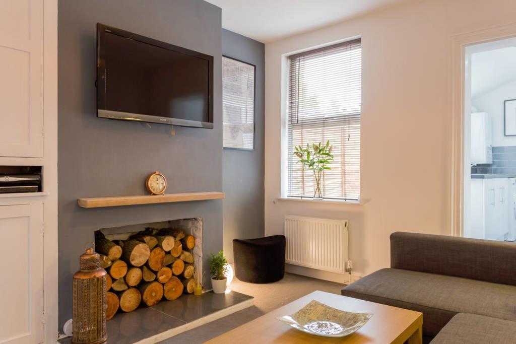 Ashton House - Stylish 2 Bedroom House, Close To Luton Town Center & Airport Экстерьер фото