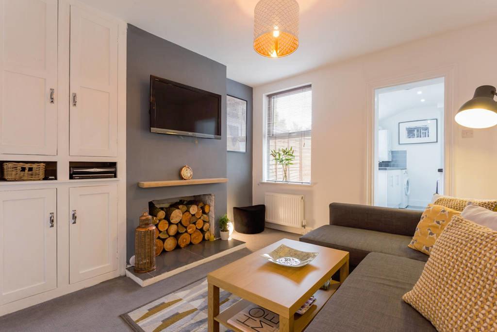 Ashton House - Stylish 2 Bedroom House, Close To Luton Town Center & Airport Экстерьер фото