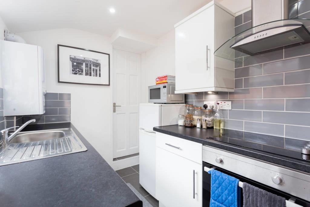 Ashton House - Stylish 2 Bedroom House, Close To Luton Town Center & Airport Экстерьер фото