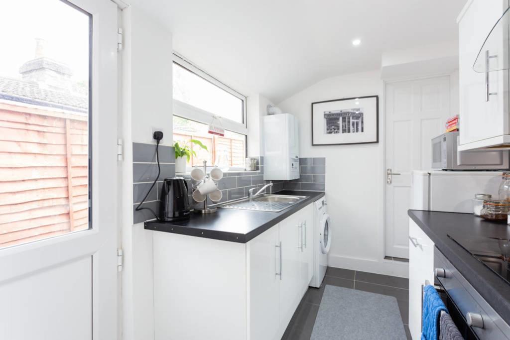 Ashton House - Stylish 2 Bedroom House, Close To Luton Town Center & Airport Экстерьер фото